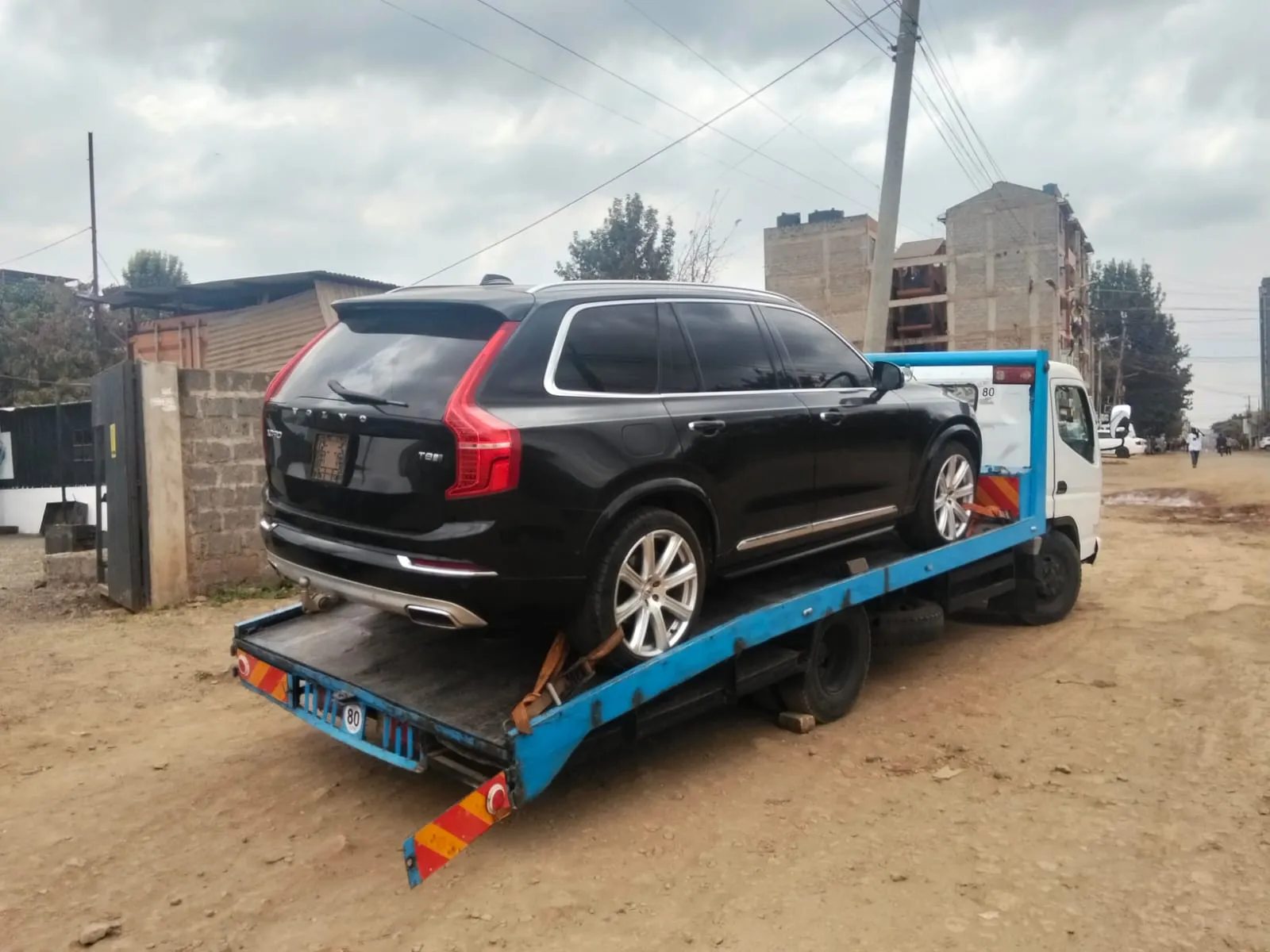Wilmar Towing truck on the road in Kenya