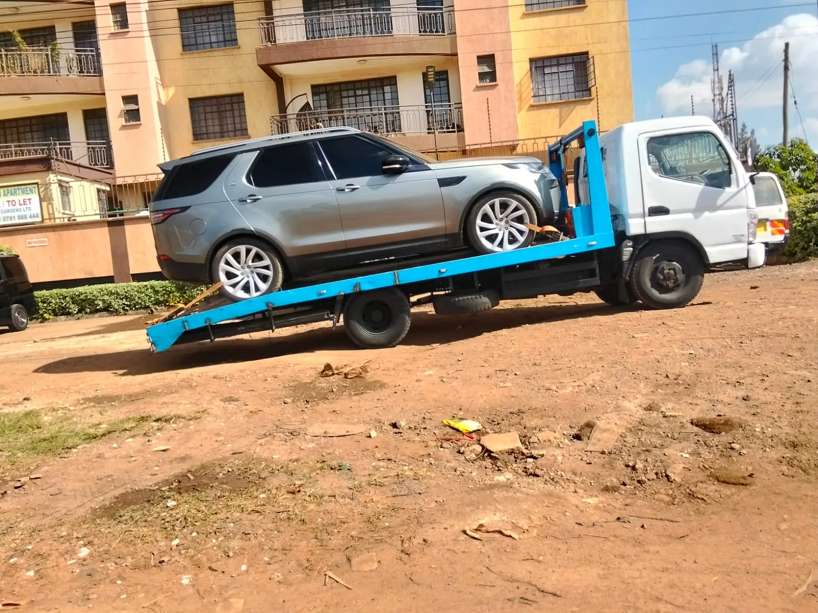 Crane and Hiab lifting services in Kenya — Wilmar Towing